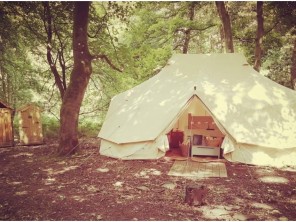 Luxury Bell Tent with Hot Tub in Private Woodland on the Edge of the Peak District, Derbyshire